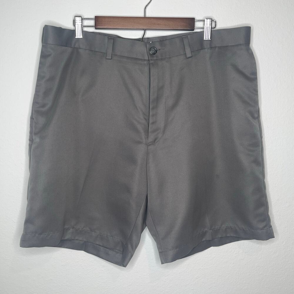 Roundtree & Yorke Mens 38 Gray Flat Front Shorts Classic Fit Casual Chino Shorts